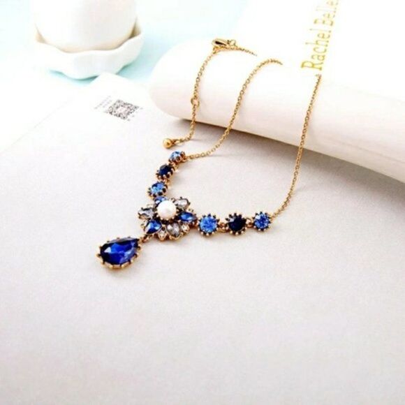 Blue Crystal Pearl Floral Vintage Gold Pendant Statement Necklace - Picture 6 of 7